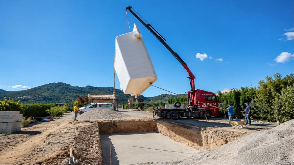 Permisos para instalar una piscina en España: guía rápida